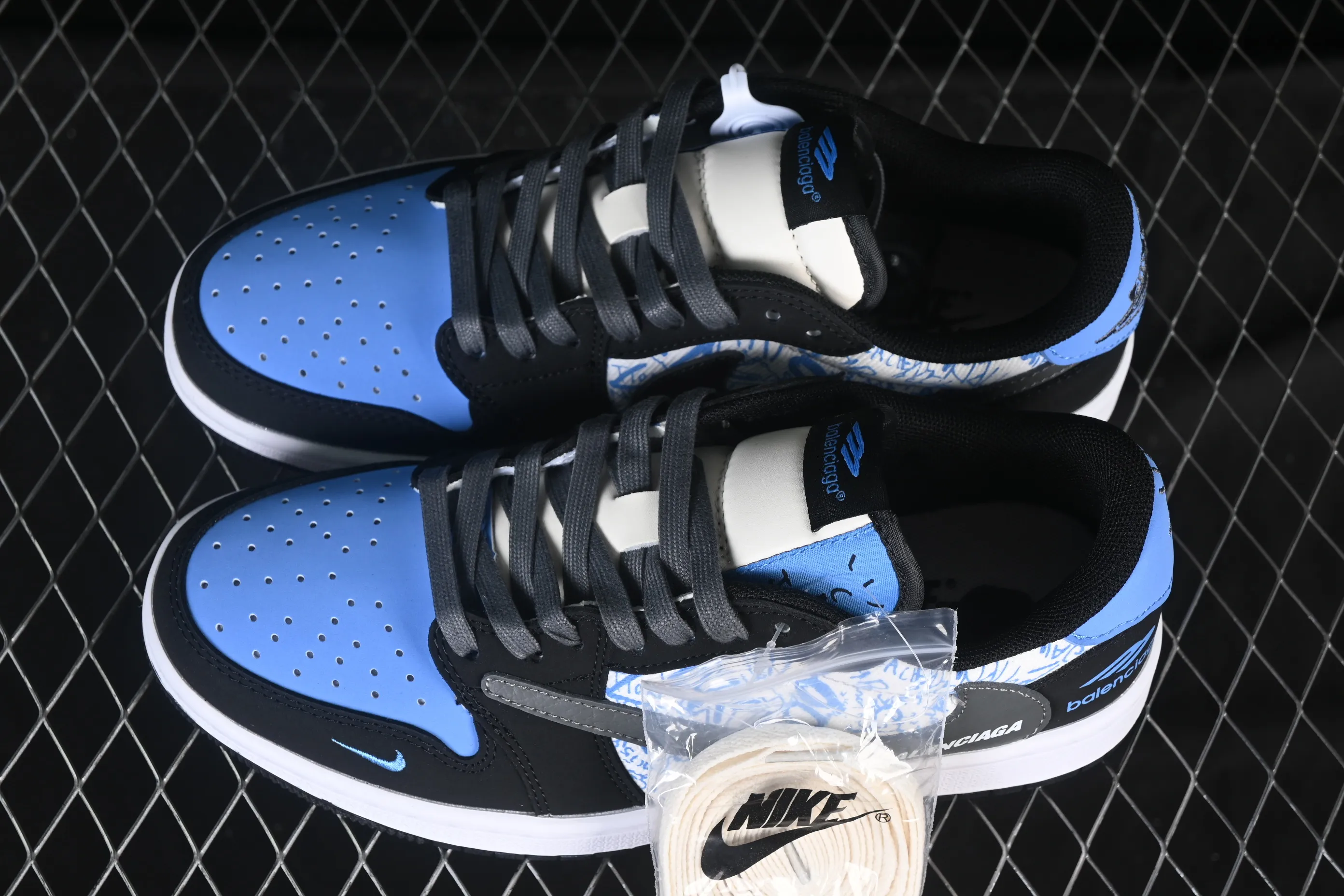All categories Air Jordan Jordan series basketball shoes Air Jordan 1 Low High-end customized low-top sneakers Travis Scott x Fragment Design x Air Jordan 1 Low OG SP AJ1 Joe 1 joint black, blue and gray Paris print low-top cultural casual sneakers XD0798-306